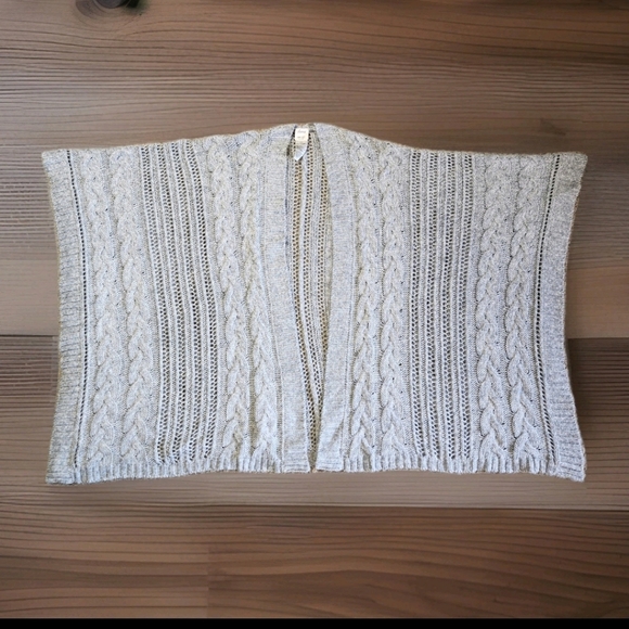 Soma Frost/Moonlight Cable Knit Ruana Wrap Shawl One Size Cozy Neutral - Picture 2 of 8